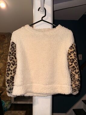 Kidpik Sherpa Pullover 🐆 Girls Size 10 Fleece Leopard Sleeve Cozy Sweater